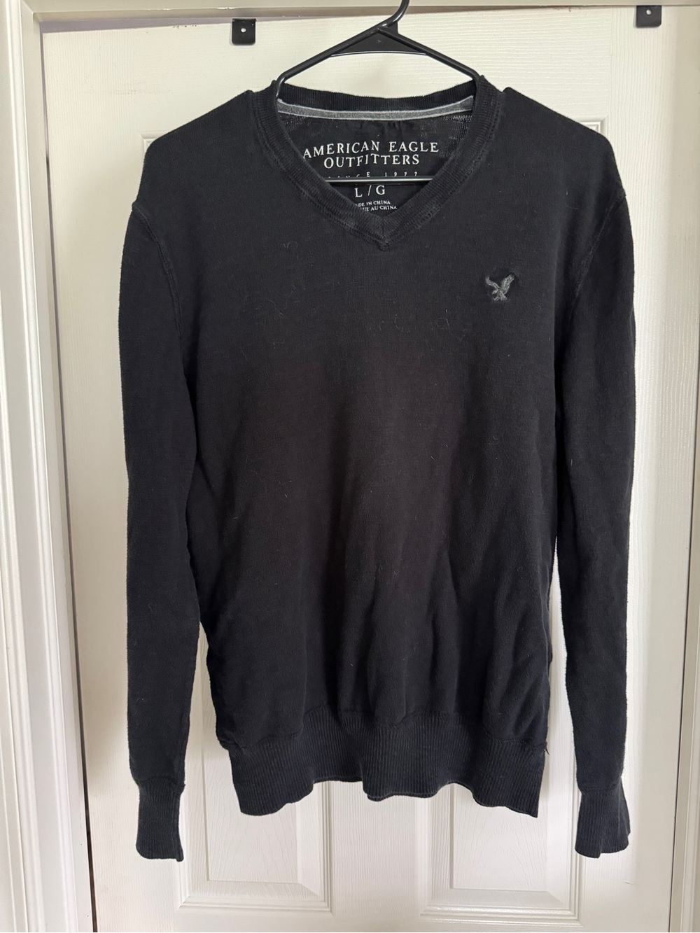 American Eagle Outfitters Men's Black V-Neck Pullover Sweater